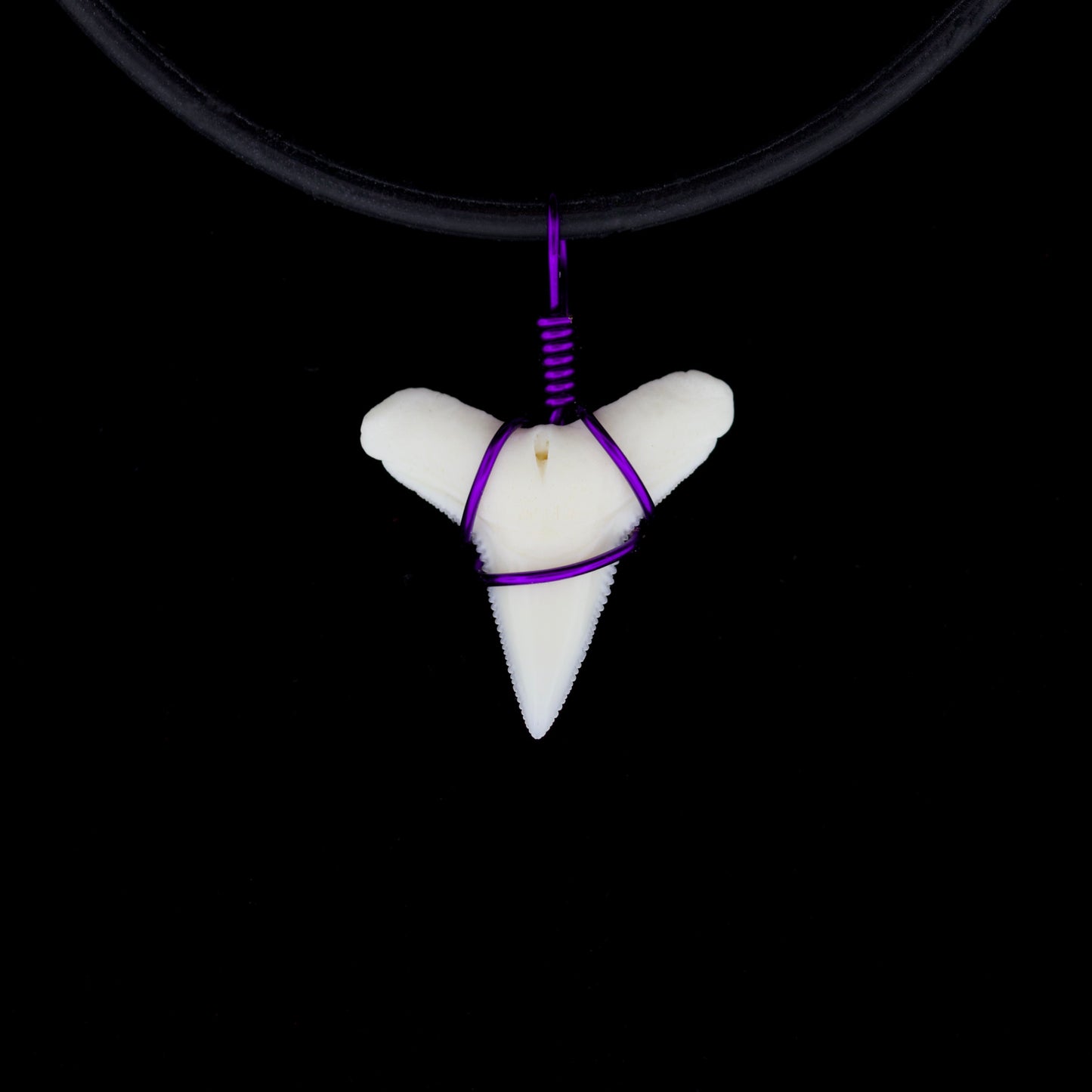 3/4" Modern Bull Shark Tooth Necklace – Color Wire, Silicone Cord